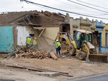 Figure 6. Collapse
and demolition of
adobe brick
structures in Talca
(Source: AIR)